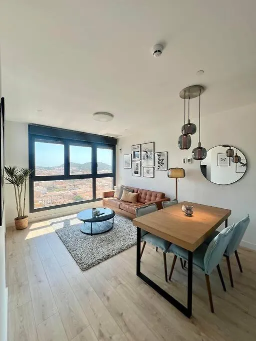 מאלגה Skyline II Pool & Coworking By Ele Apartments