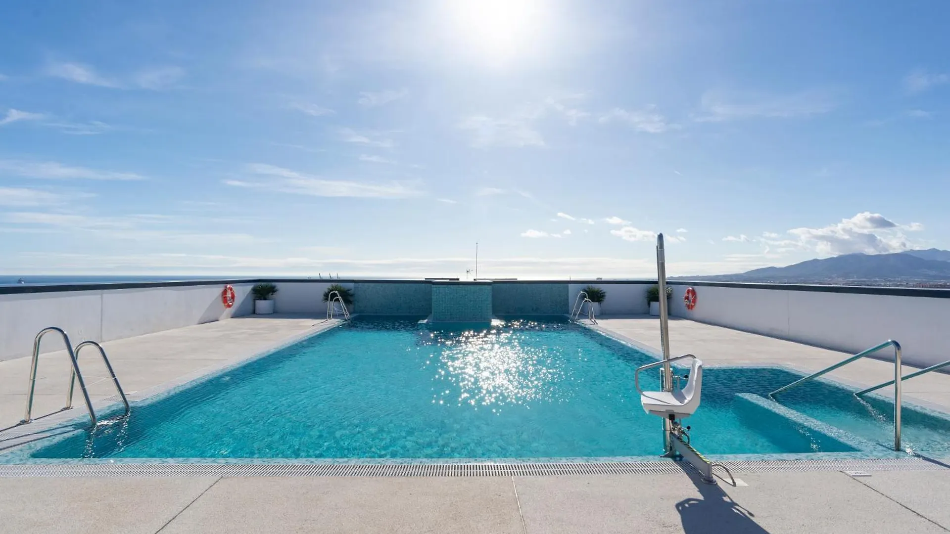 מאלגה Skyline II Pool & Coworking By Ele Apartments