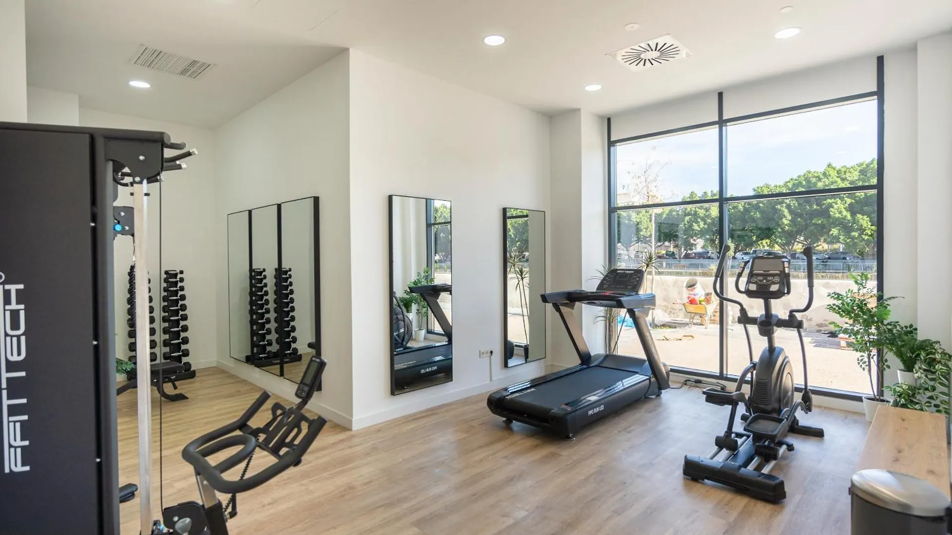 מאלגה Skyline II Pool & Coworking By Ele Apartments
