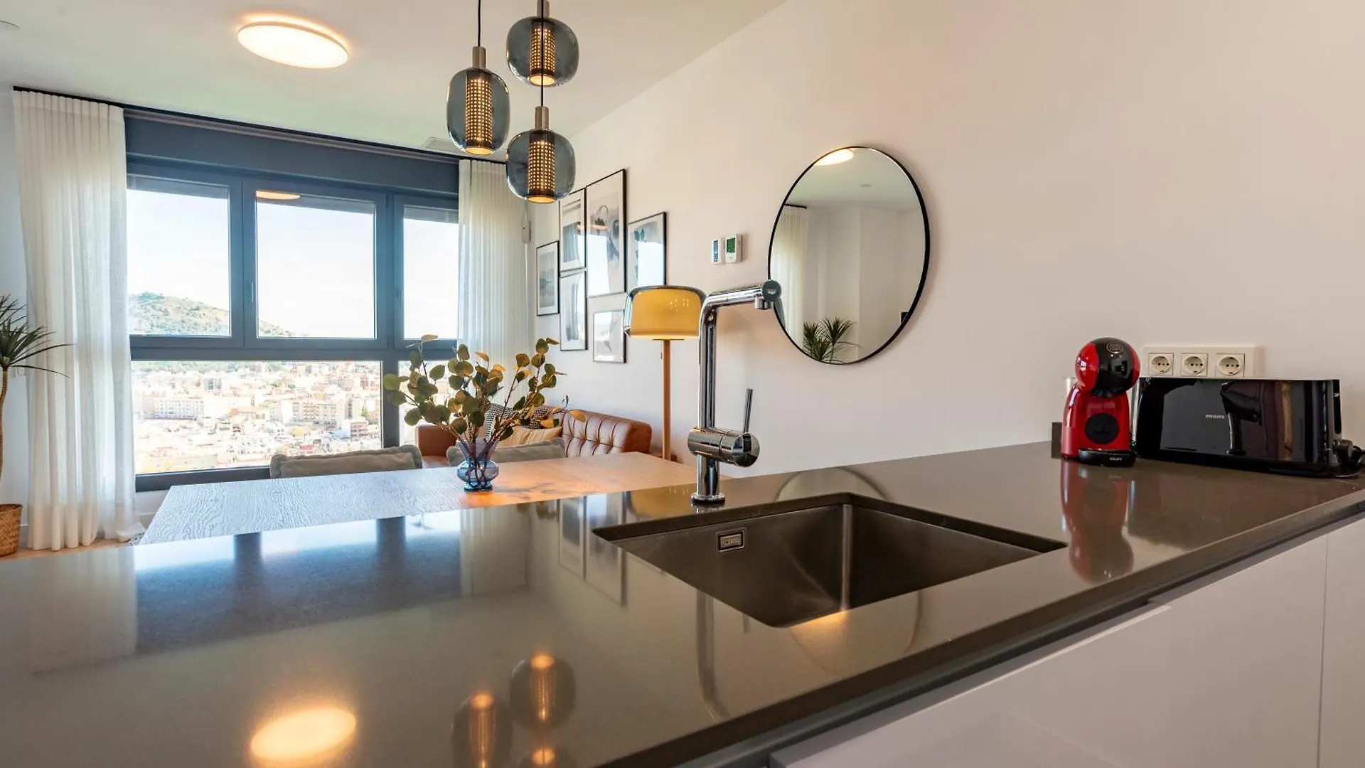 מאלגה Skyline II Pool & Coworking By Ele Apartments