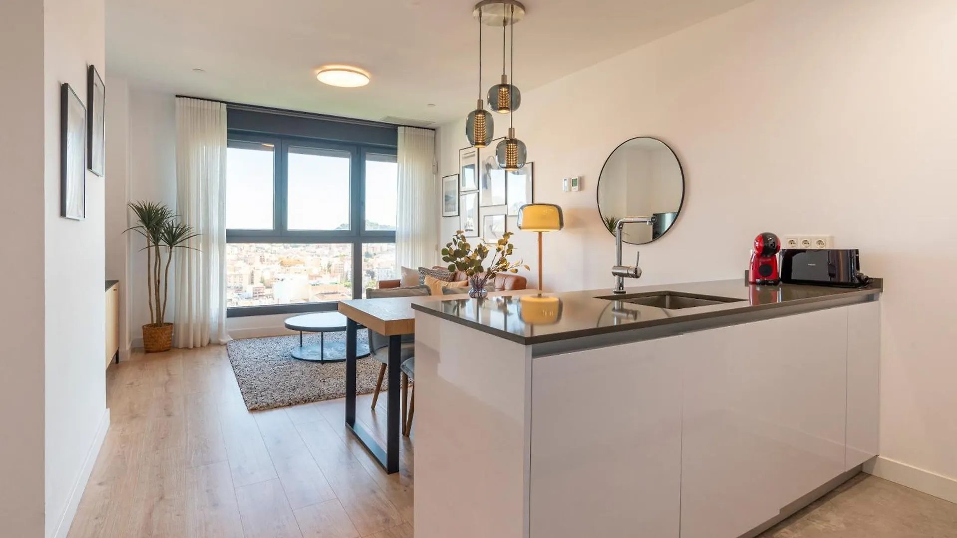 מאלגה Skyline II Pool & Coworking By Ele Apartments