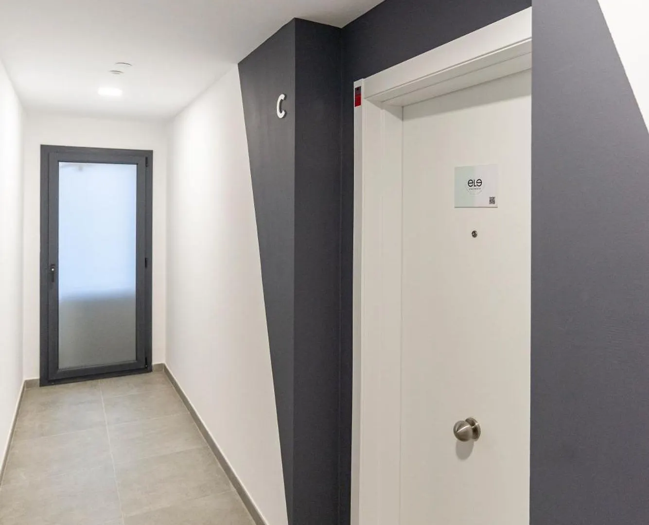 מאלגה Skyline II Pool & Coworking By Ele Apartments