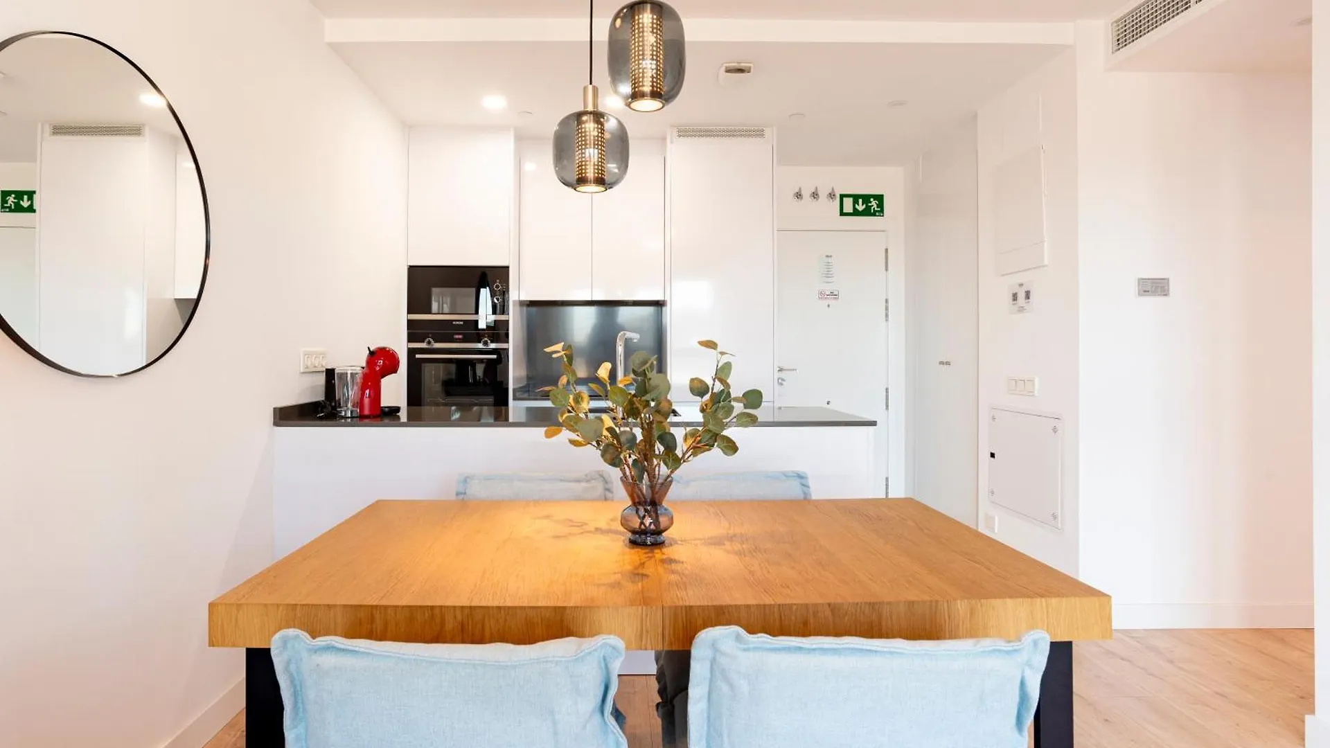 מאלגה Skyline II Pool & Coworking By Ele Apartments