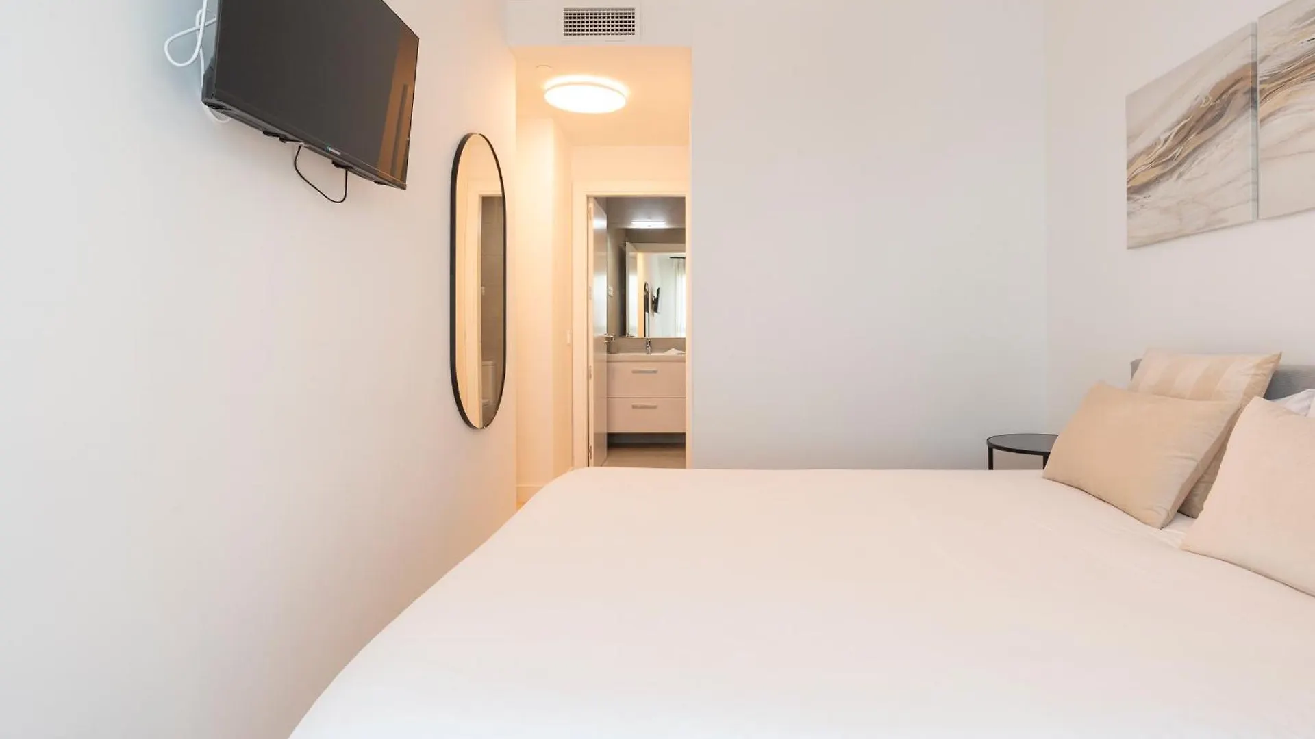 מאלגה Skyline II Pool & Coworking By Ele Apartments