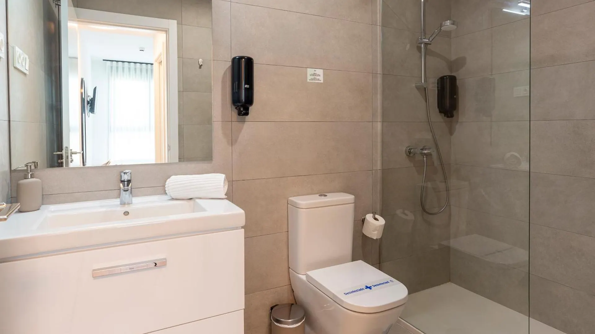 מאלגה Skyline II Pool & Coworking By Ele Apartments 0*,