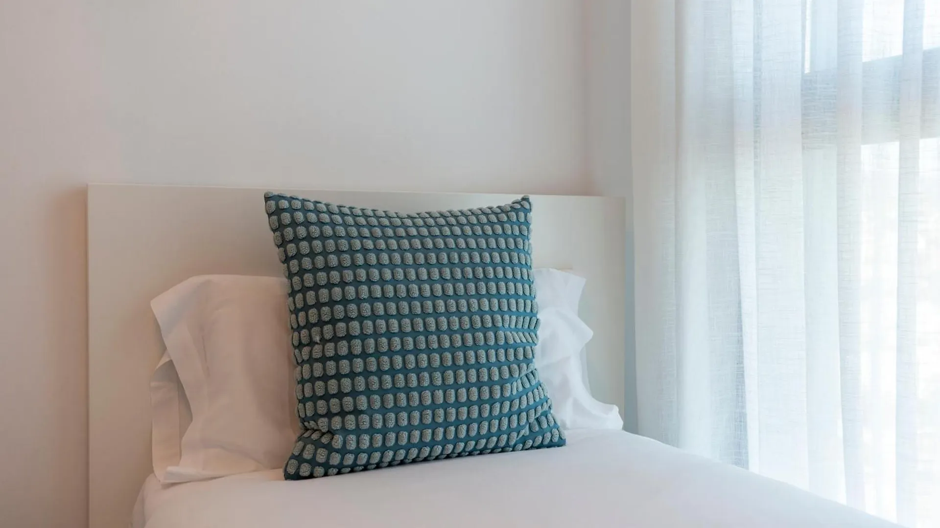 מאלגה Skyline II Pool & Coworking By Ele Apartments